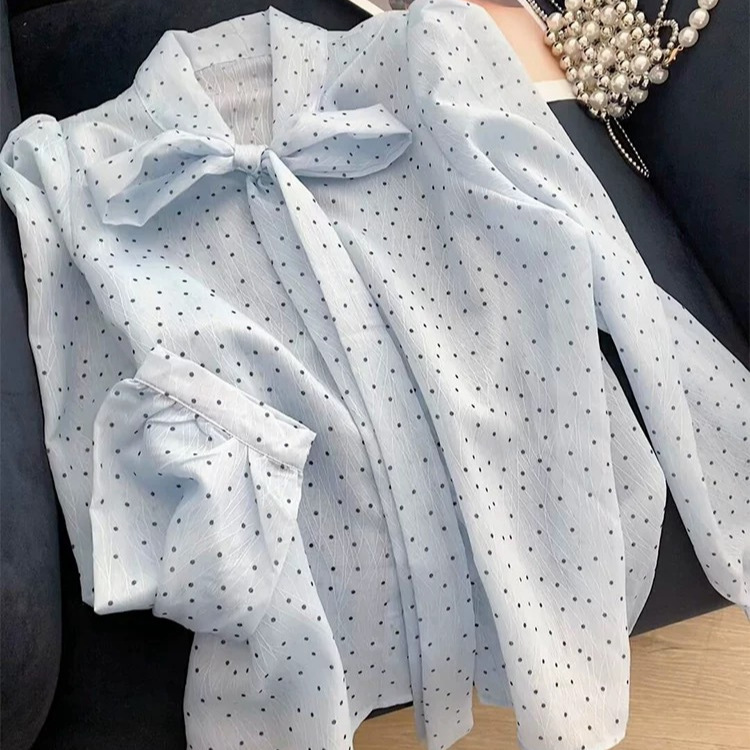 Puff Sleeve Blouse - Светло-голубая блузка с черными горошками и